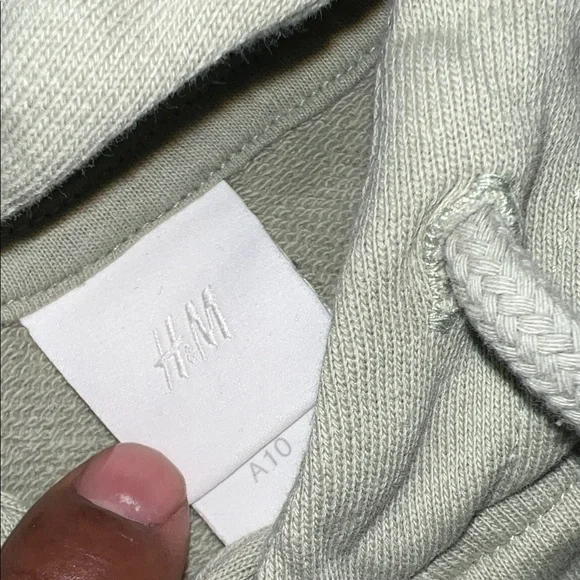 H&M Men’s Light Green Knit Sleeveless Hoodie - Picture 2 of 11